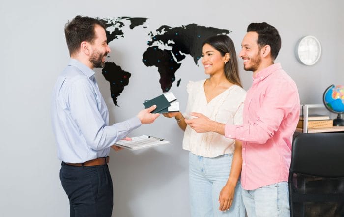 Can Foreigners and Work Pass Holders Borrow From a Licensed Moneylender in Singapore?