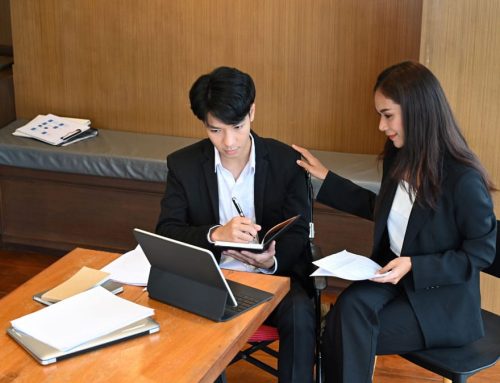 Should You Be a Guarantor for Someone’s Loan in Singapore?